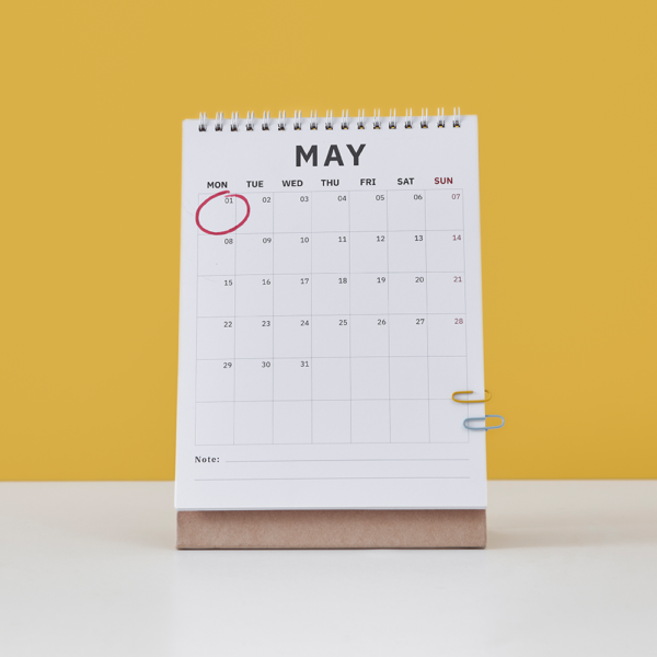 Grey Theme Desk Calendar